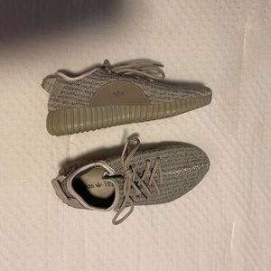 Yeezy Boost 350 ‘moonrock/agate gray’